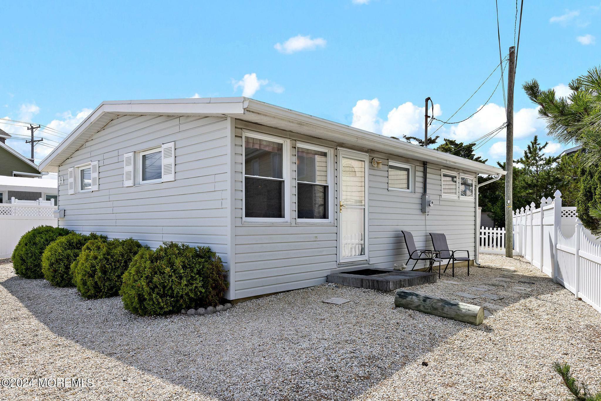 Property Photo:  4 W Kansas Avenue 4A  NJ 08008 