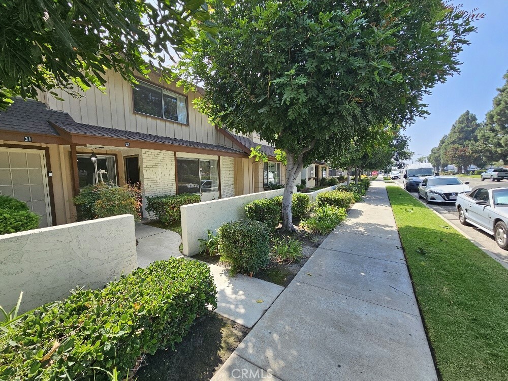 Property Photo:  11000 Woodruff Avenue 32  CA 90241 