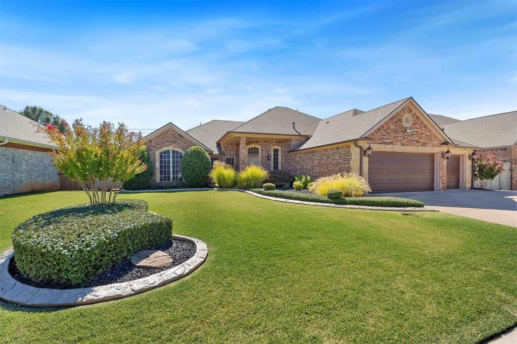 Property Photo: 9216 SW 28th Street OK 73128