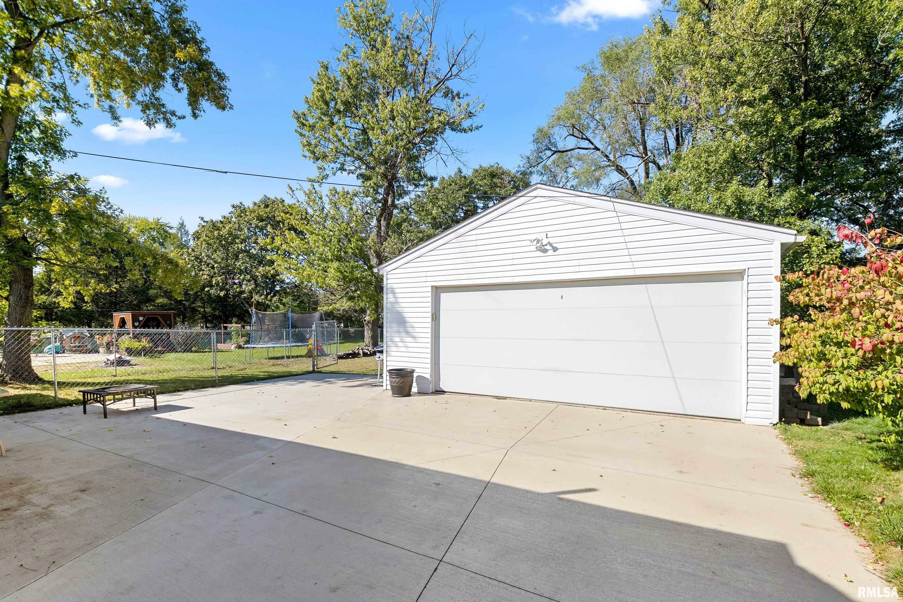 Property Photo:  2629 W Kansas Street  IL 61604 