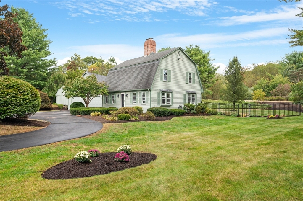 Property Photo:  27 West Barn Road  MA 02760 