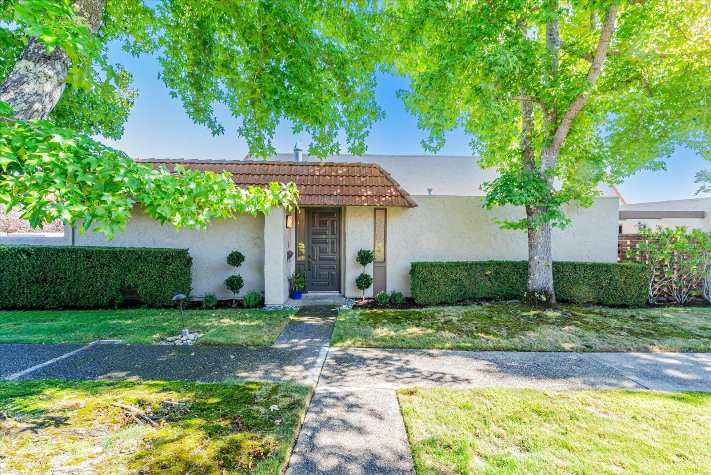 Property Photo:  17 Meadow Park Circle  CA 94002 