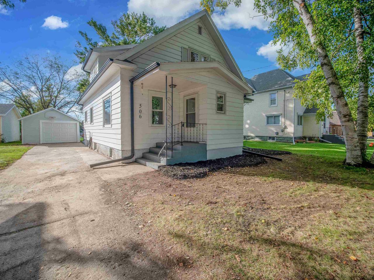 Property Photo:  506 Grove Street  WI 53916 