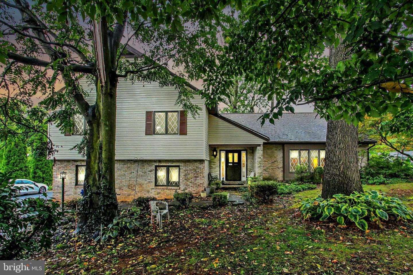 Property Photo:  5990 Fairway Drive West W  PA 17222 