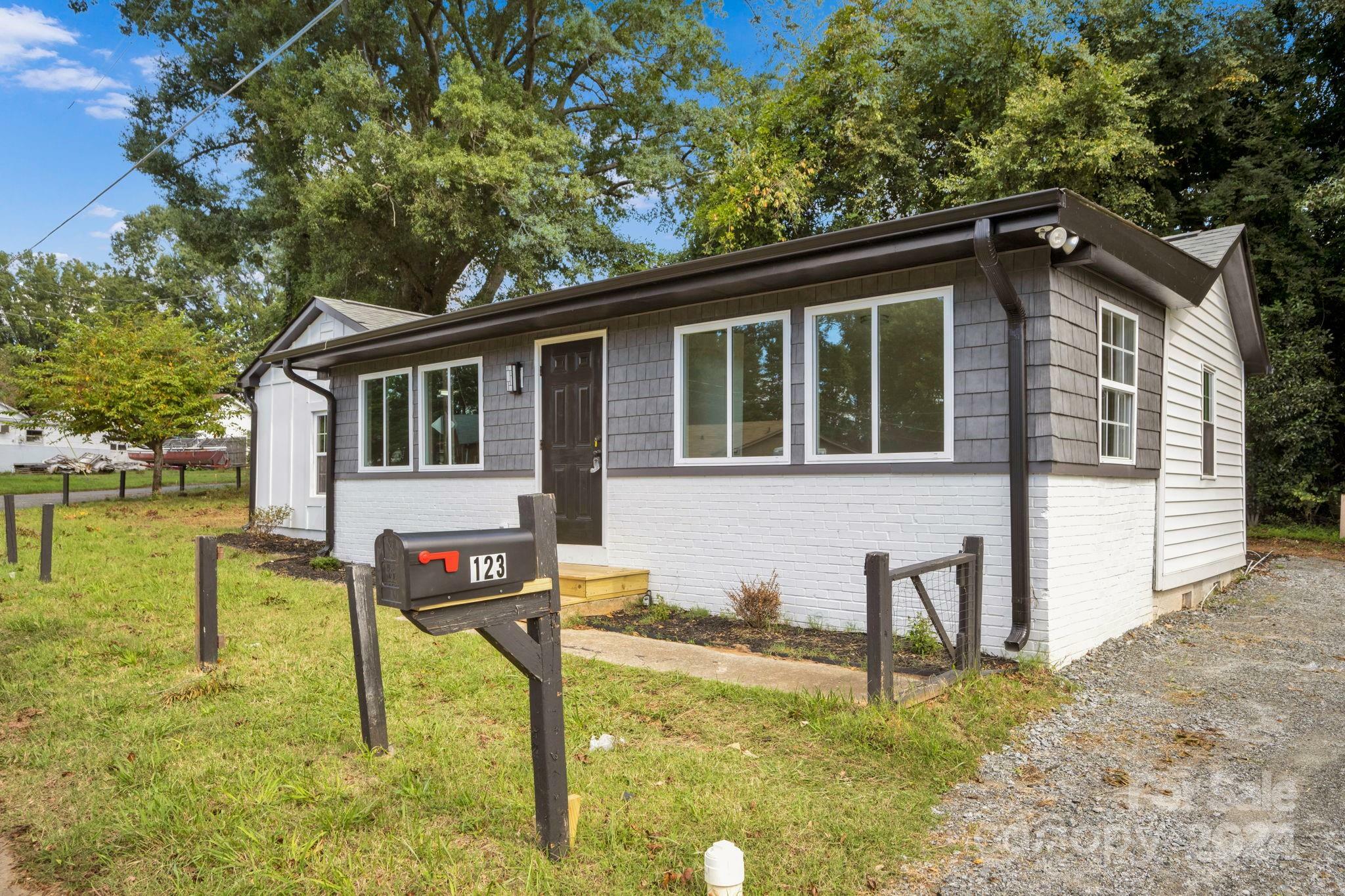 Property Photo:  123 Market Road  NC 28115 