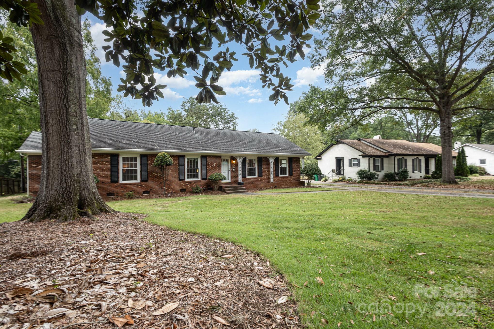 Property Photo:  6638 Lancer Drive  NC 28226 