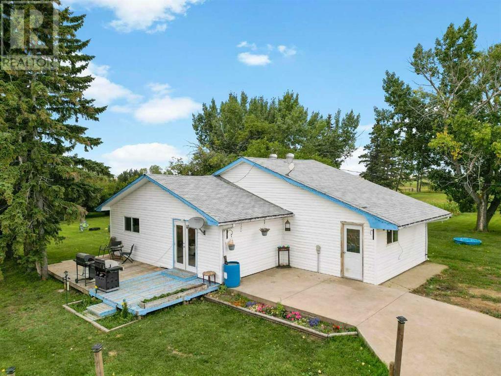 Property Photo:  44455 Range Road 174  AB T0B 3Y0 