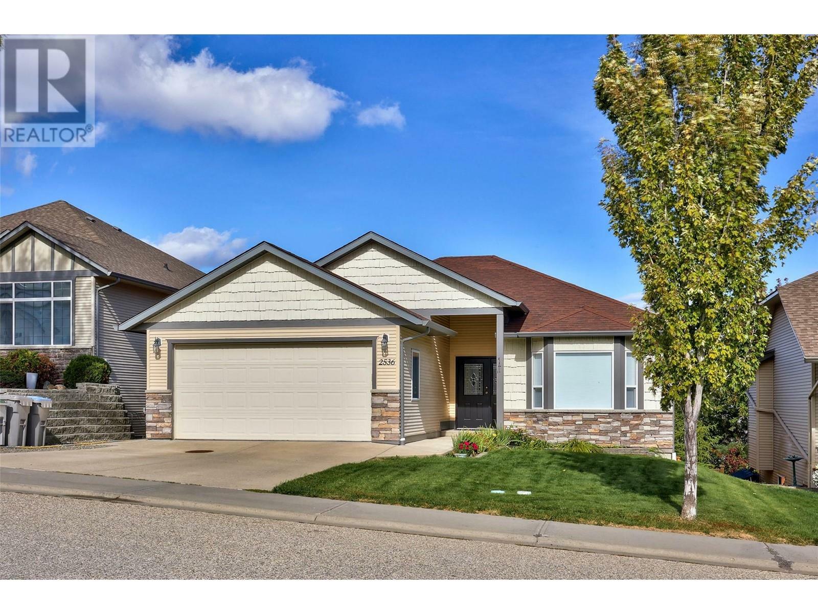 2536 Abbeyglen Way  Kamloops BC V1S 1Z6 photo