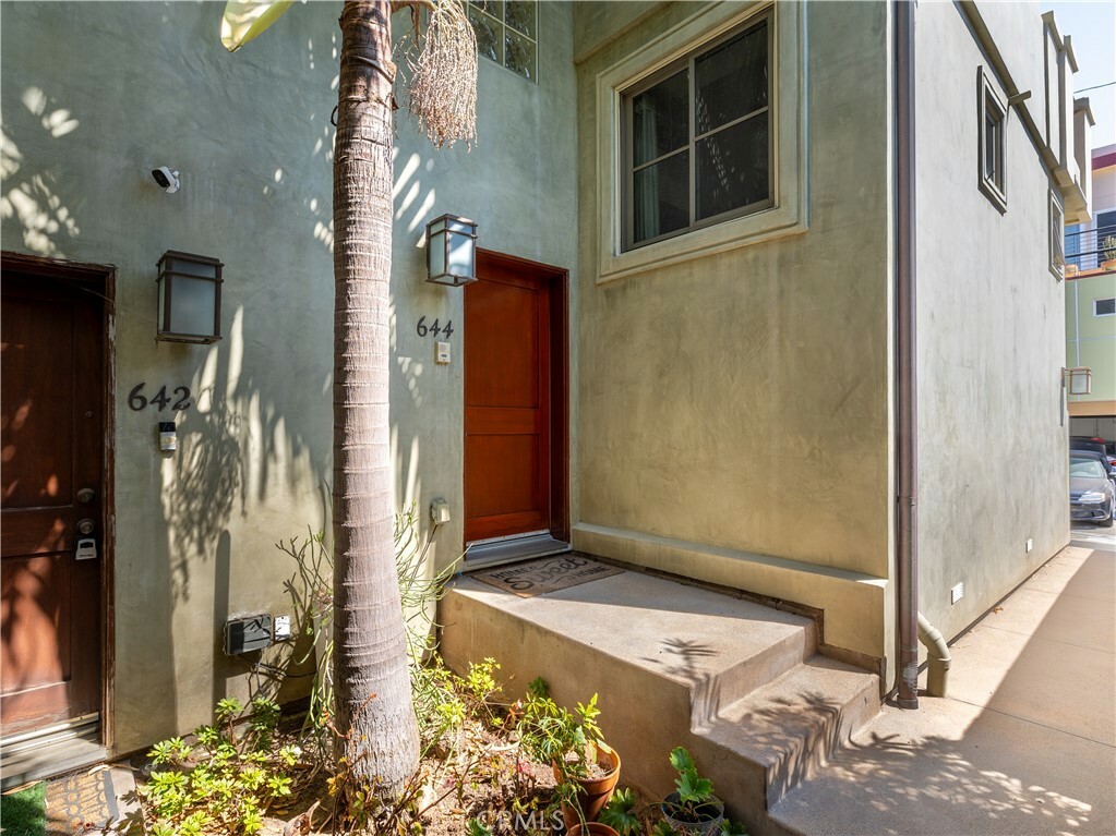 Property Photo:  644 Hermosa Avenue  CA 90254 