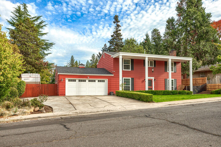 115 Beekman Square  Jacksonville OR 97530 photo