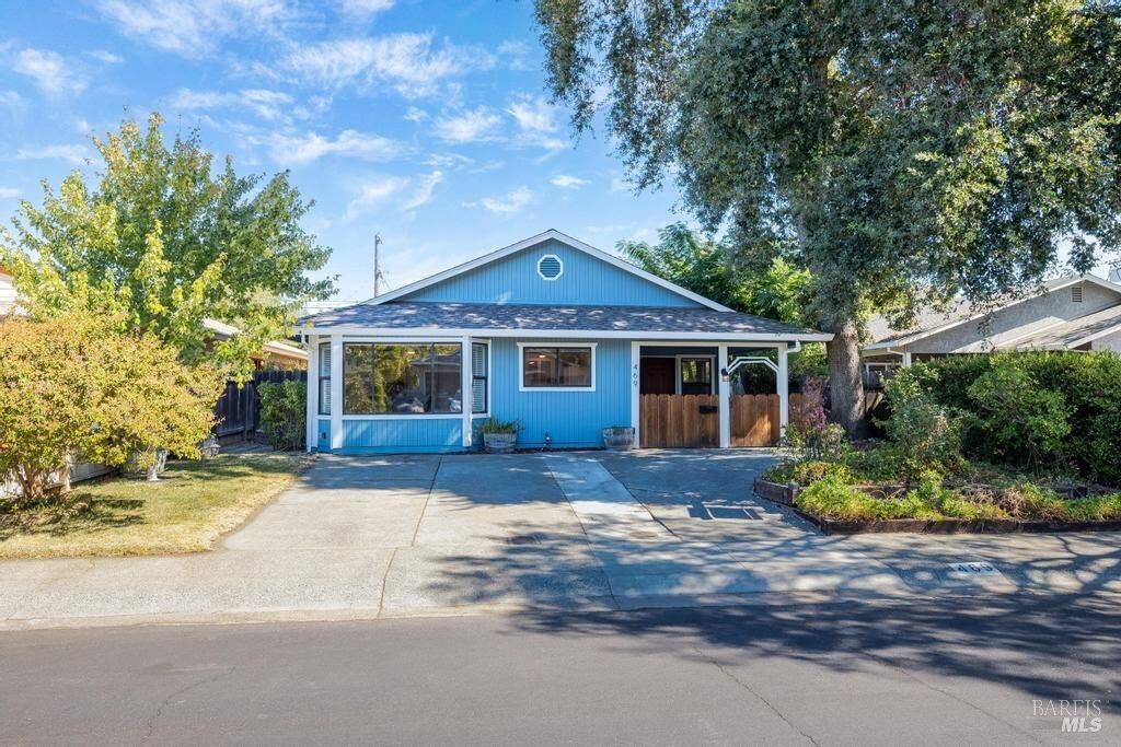 Property Photo: 469 Camellia Way CA 95688