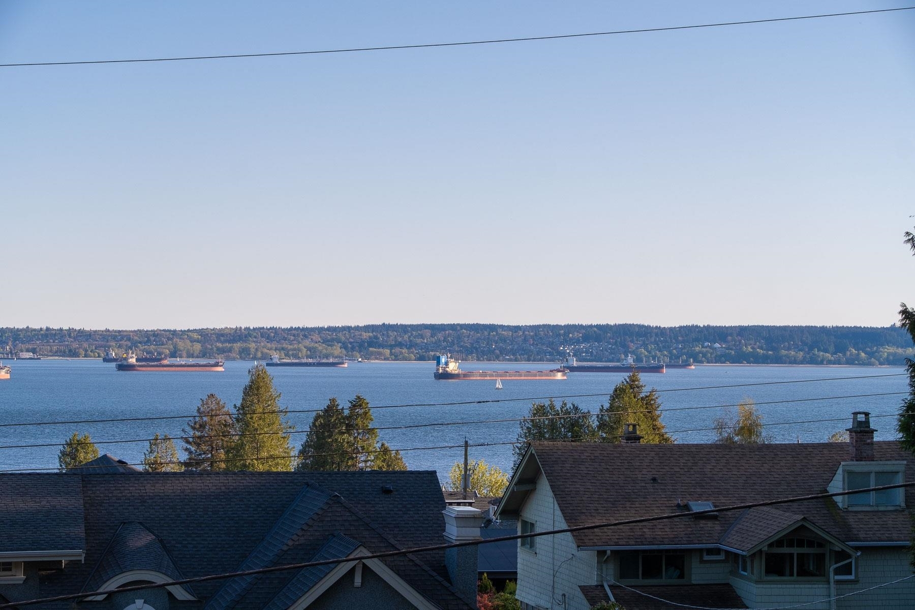 Property Photo: 2567 Lawson Avenue BC V7V 2G1