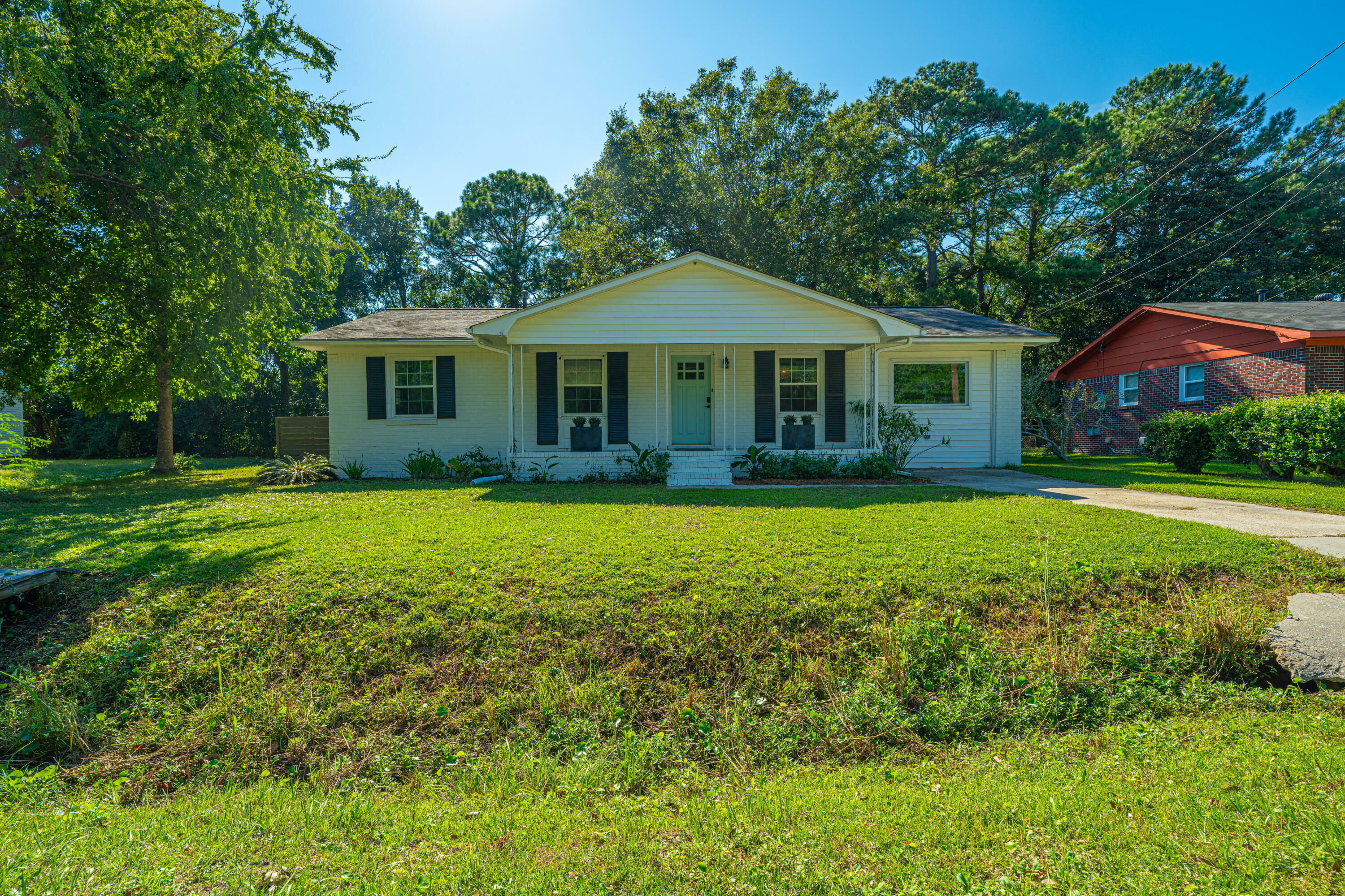 Property Photo:  1451 Woodview Lane  SC 29412 