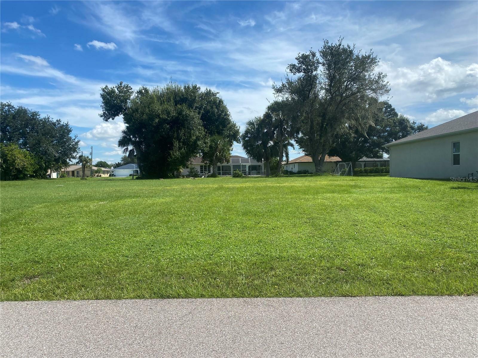 Property Photo:  2088 Mazatlan Road  FL 33983 