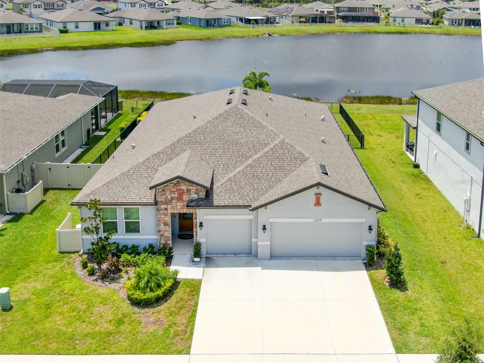 Property Photo:  13219 Bermuda Grass Way  FL 33579 