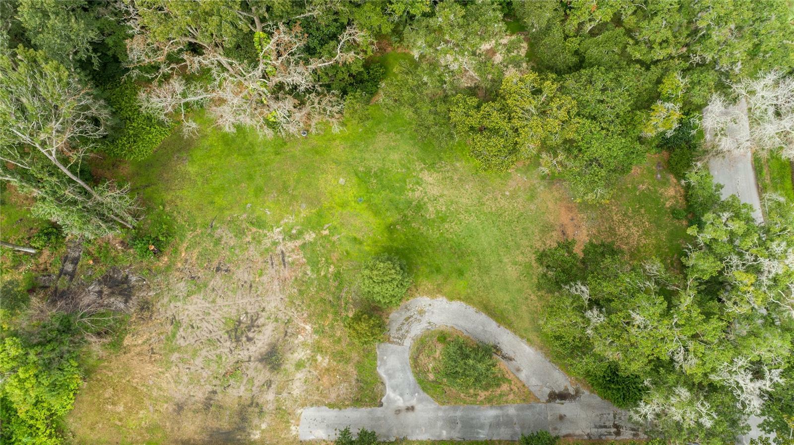 Property Photo:  712 Welton Road  FL 33548 