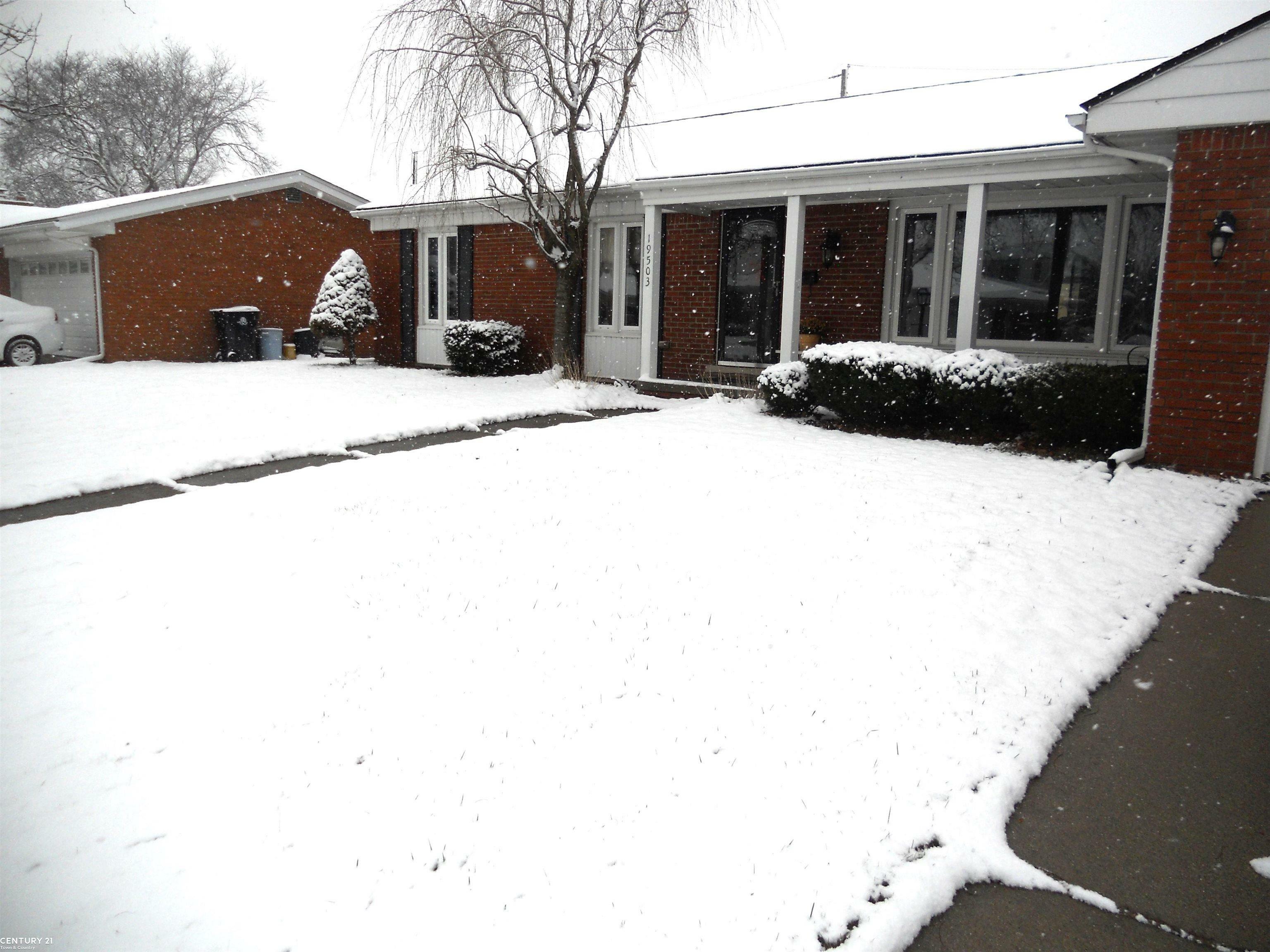 Property Photo:  19503 Skyline Avenue  MI 48066 