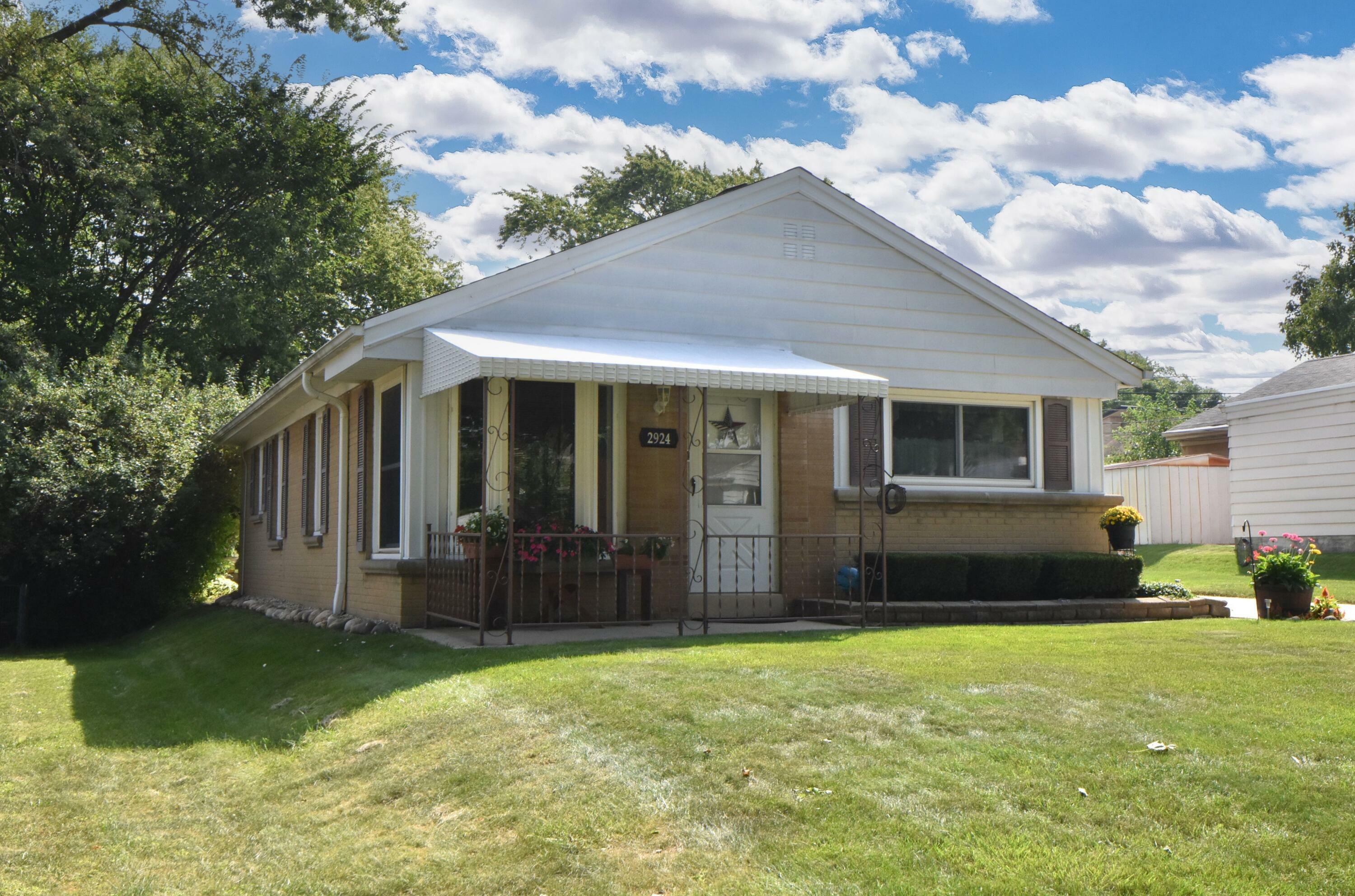 Property Photo:  2924 S 56th St  WI 53219 