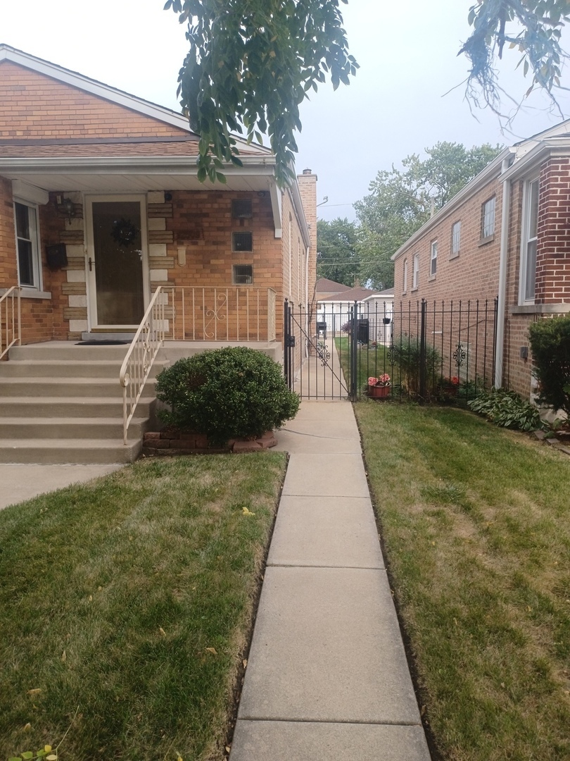 Property Photo:  12509 S Eggleston Avenue  IL 60628 