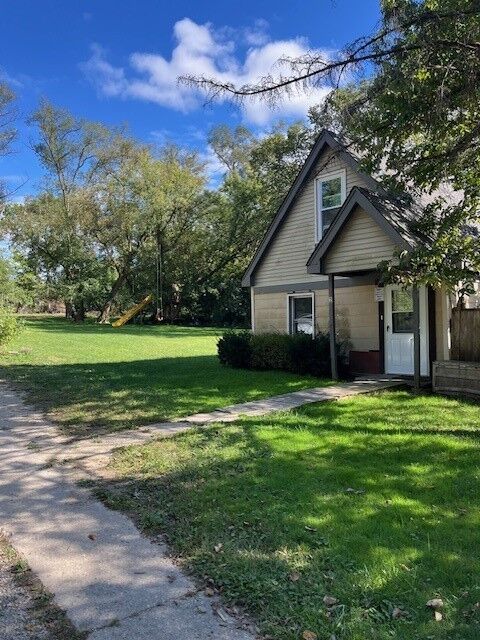 25667 N Diamond Lake Road  Mundelein IL 60060 photo