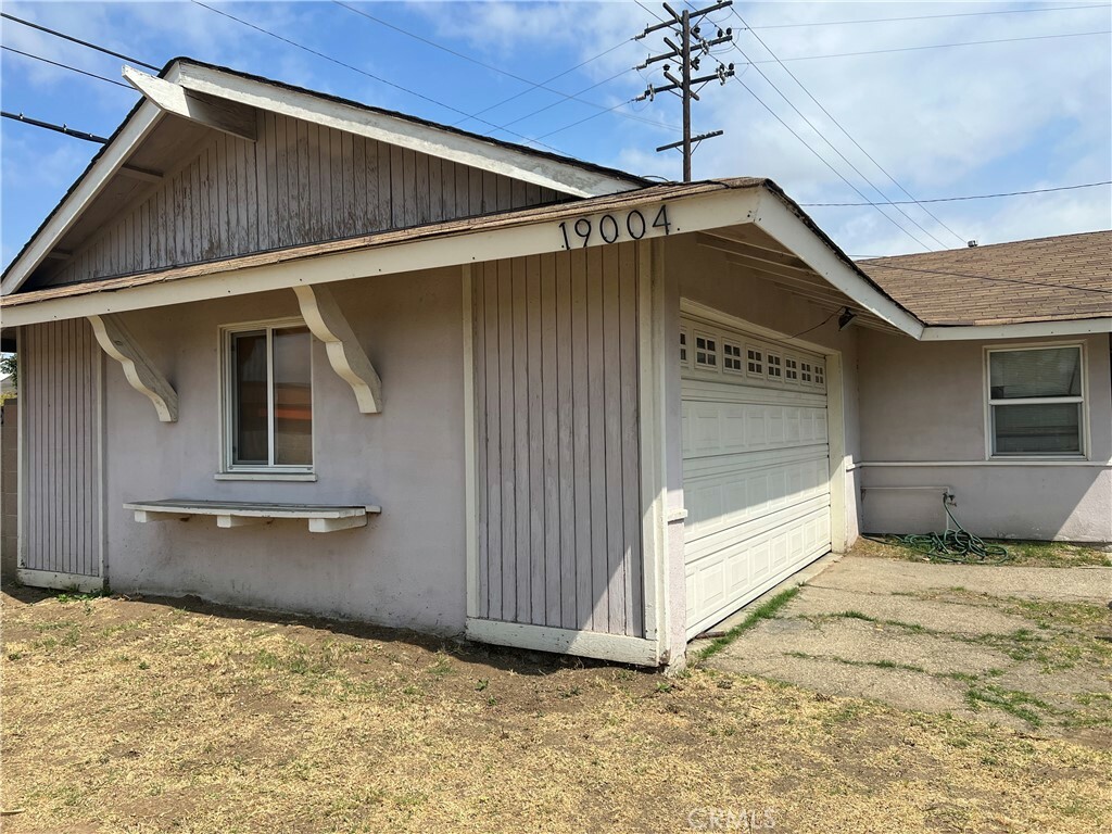 Property Photo:  19004 Galway Avenue  CA 90746 