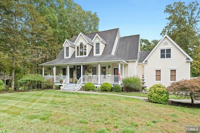 Property Photo:  829 Westbrook Road  NJ 07480 