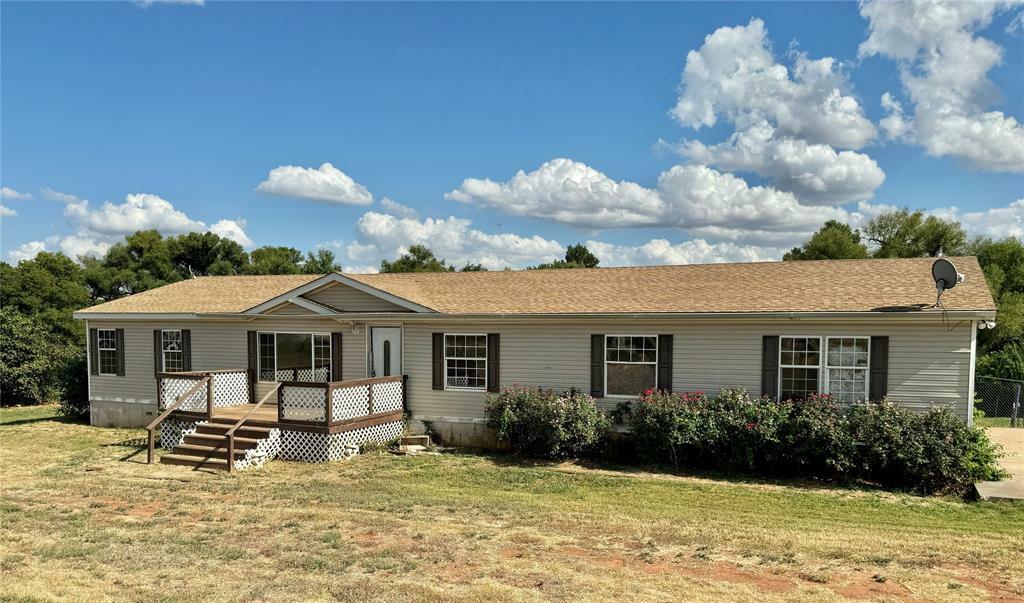 Property Photo:  1191 County Road 1389  OK 73018 