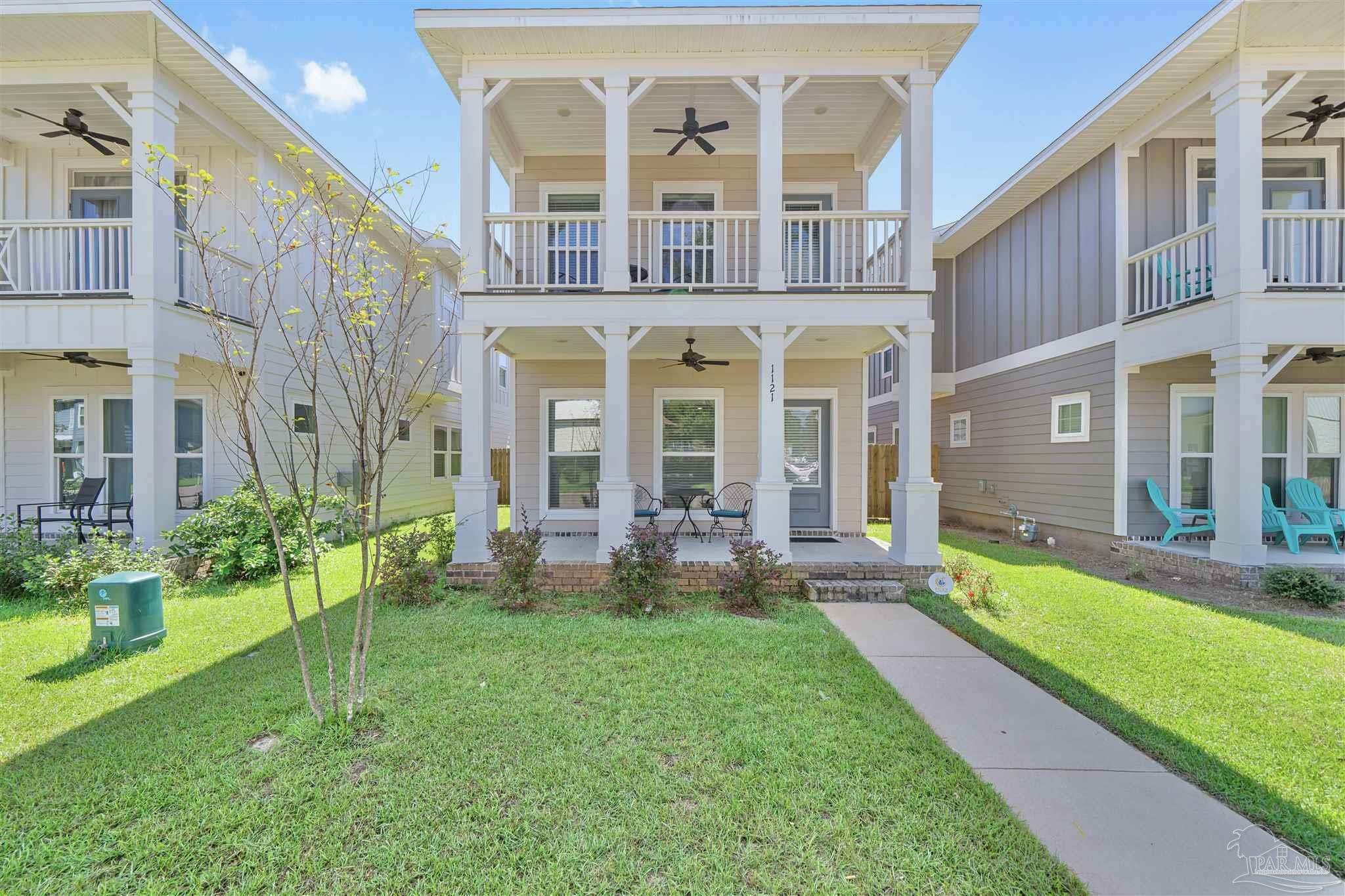 Property Photo:  1121 W Romana St  FL 32502 