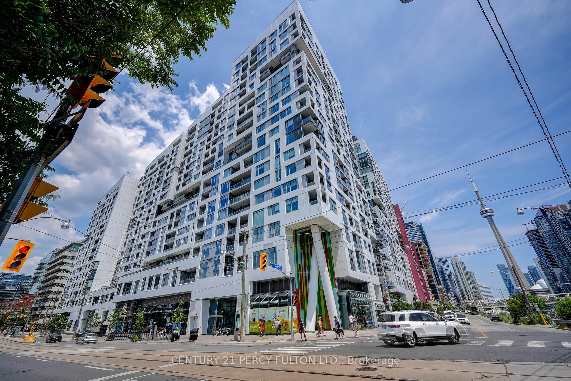 Property Photo:  27 Bathurst St 412W  ON M5V 2P1 