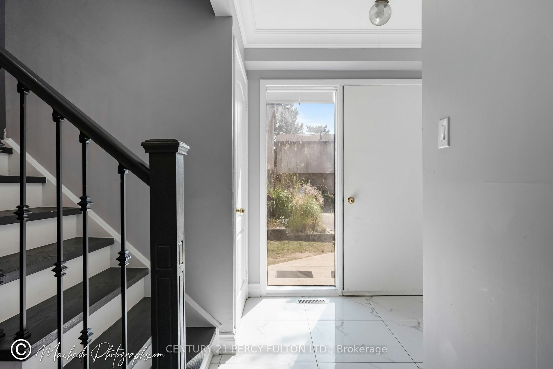 Property Photo:  59 Kenninghall Blvd 2  ON L5N 1J6 