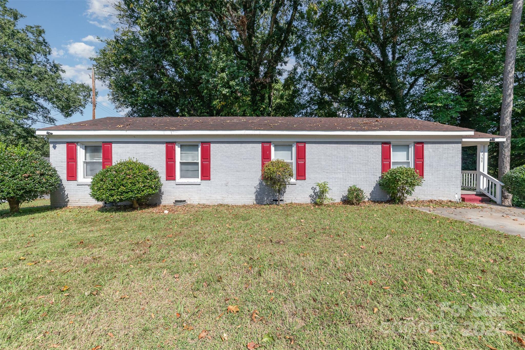 Property Photo:  1300 Eureka Street  NC 28206 