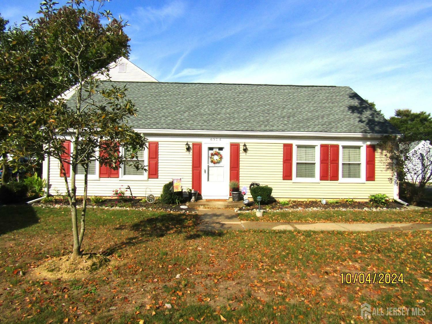 Property Photo:  632 Yorkshire Lane A  NJ 08831 