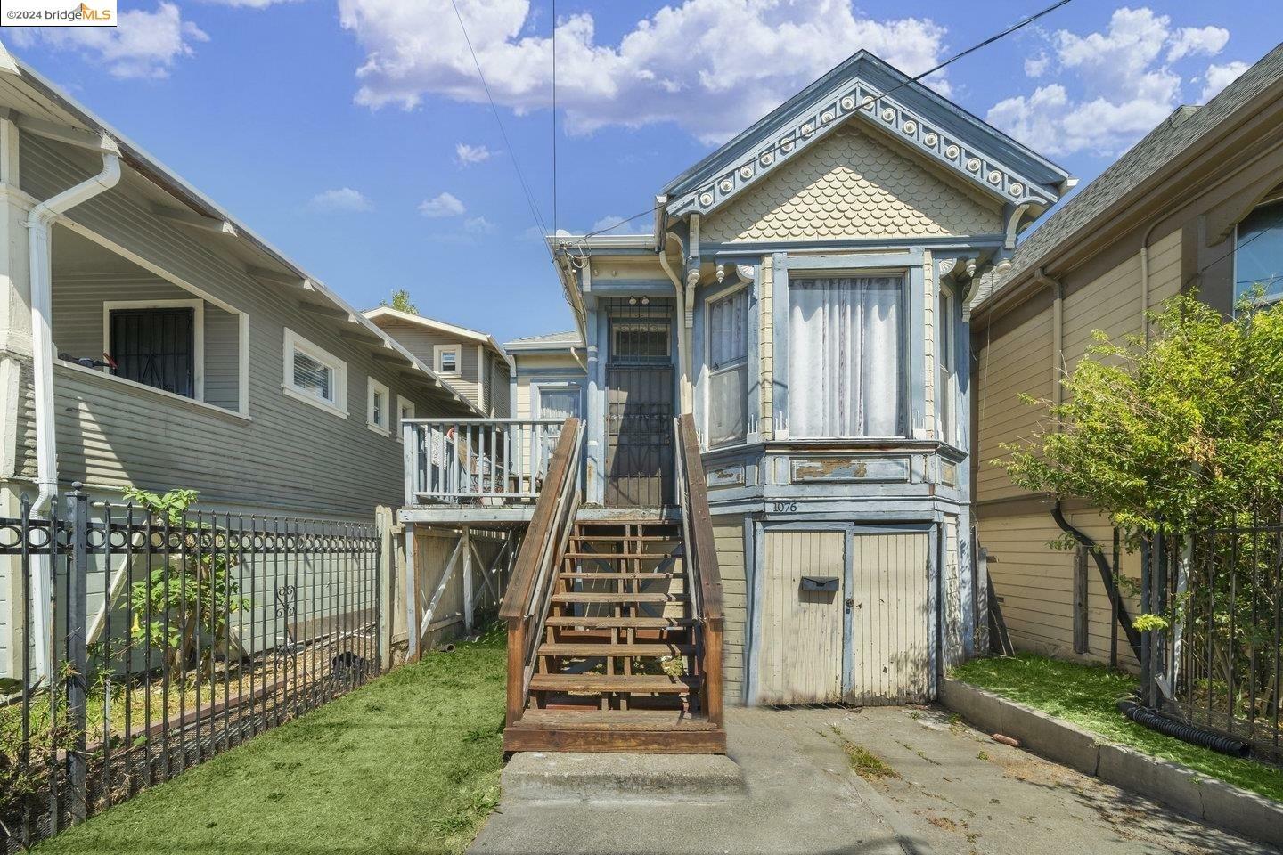 Property Photo:  1076 30th St  CA 94608 