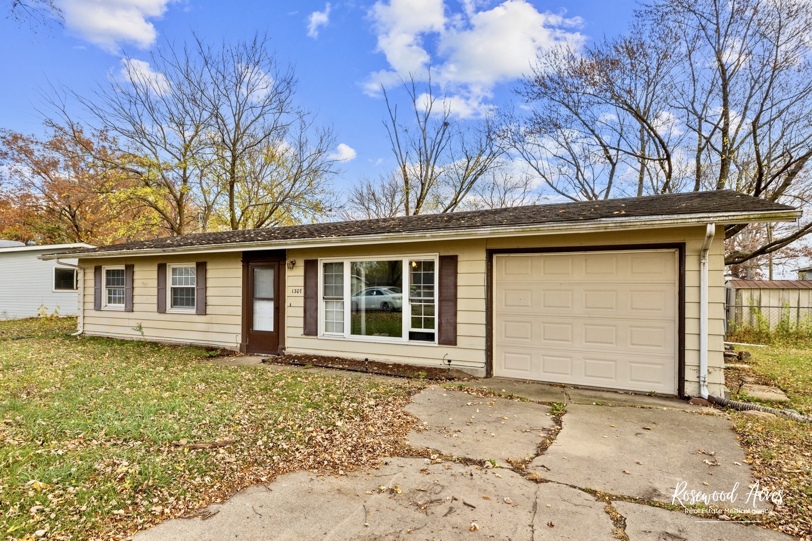 Property Photo:  1307 Sunset Drive  IL 60481 