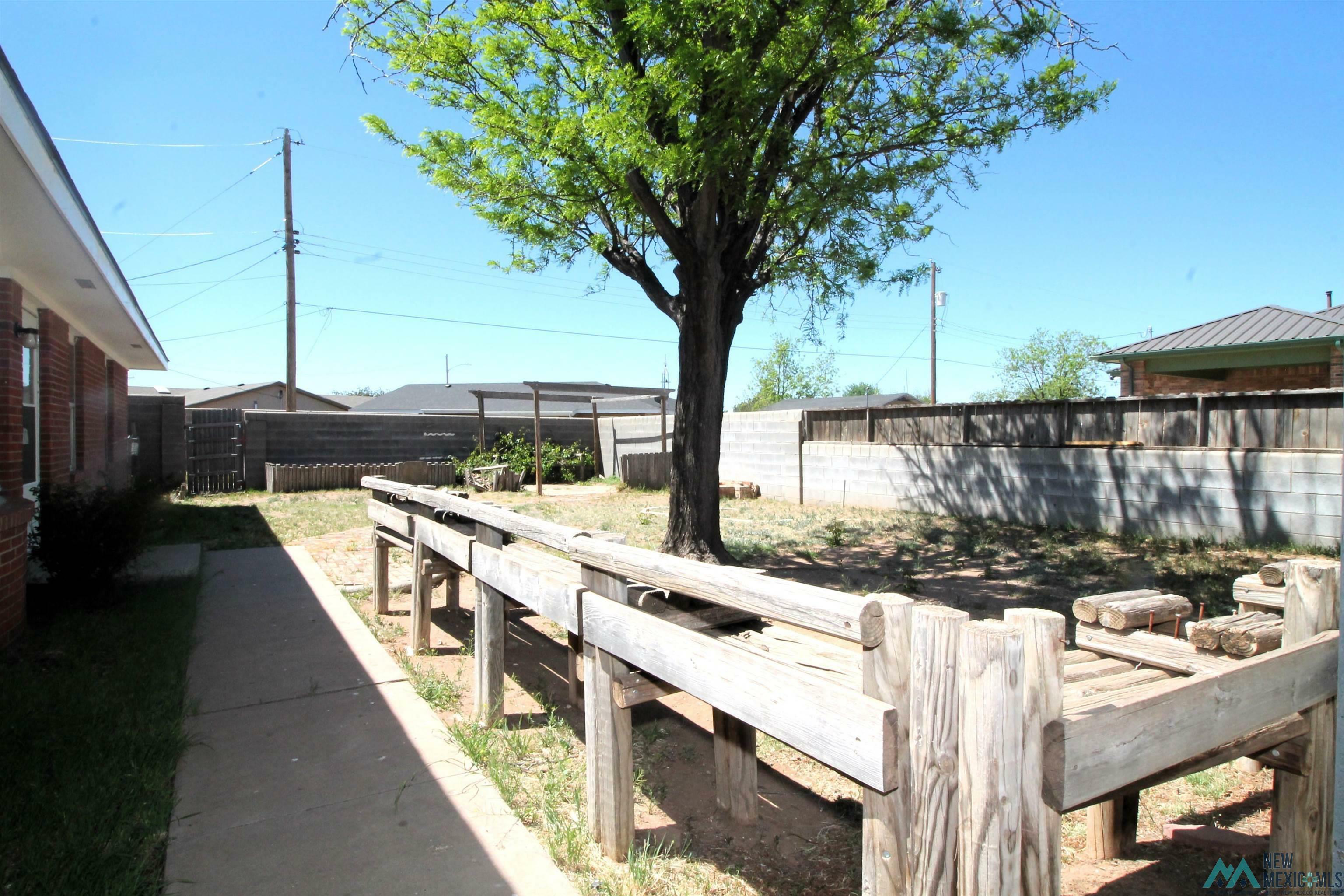 Property Photo:  1228 E 3rd Street  NM 88130 