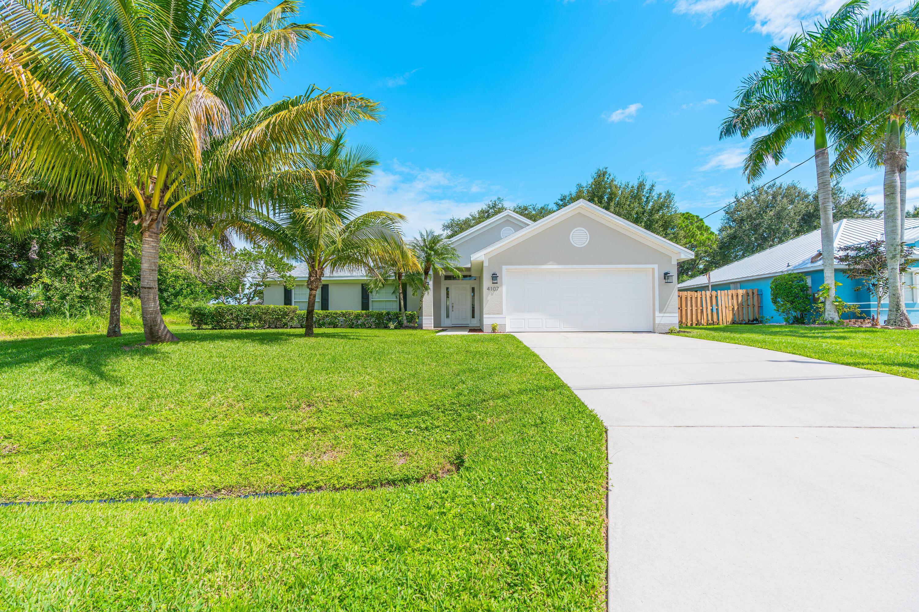 Property Photo: 4107 SW Endicott Street FL 34953