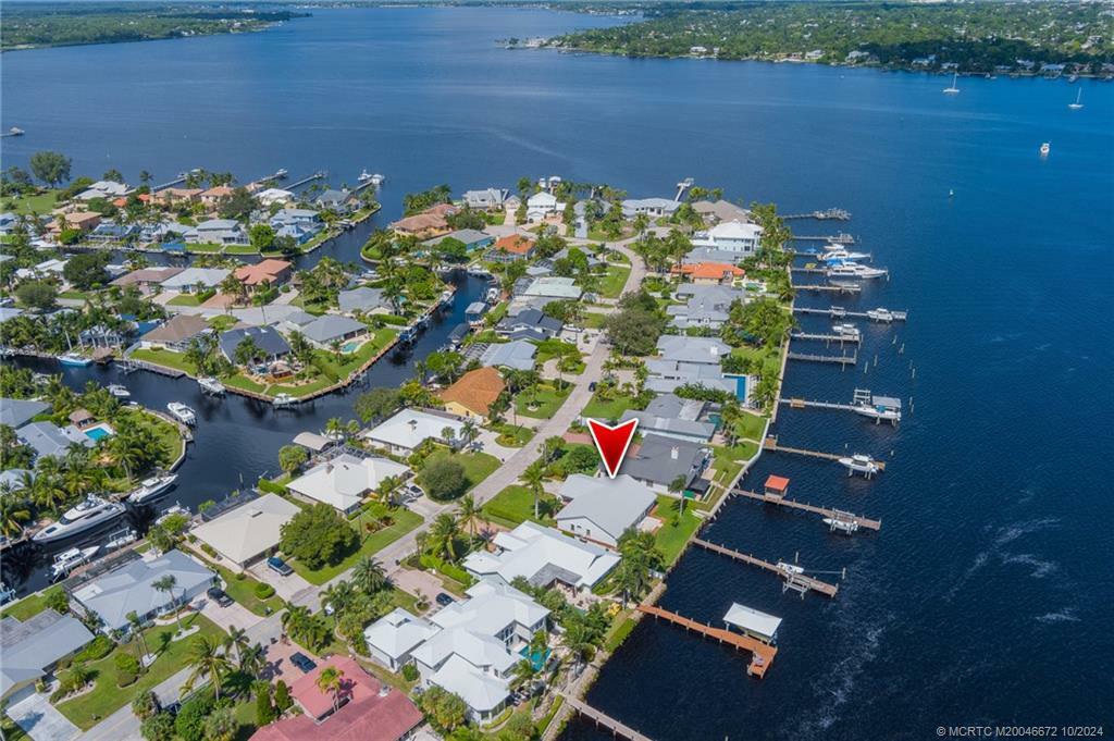 Property Photo:  1270 SW Dyer Point Road  FL 34990 