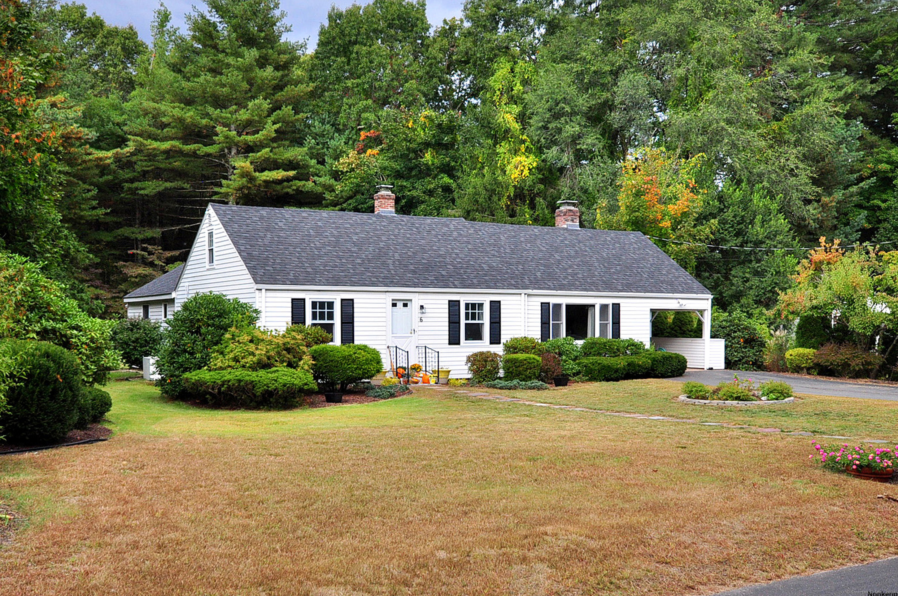 Property Photo:  6 Spring Glen Drive  CT 06035 