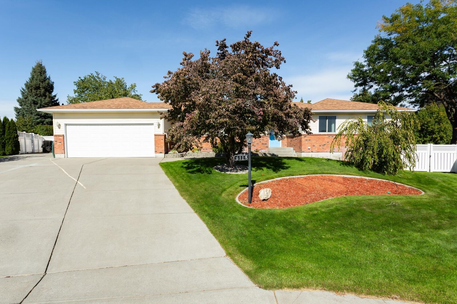 Property Photo: 6118 W Chippewa Ct WA 99208