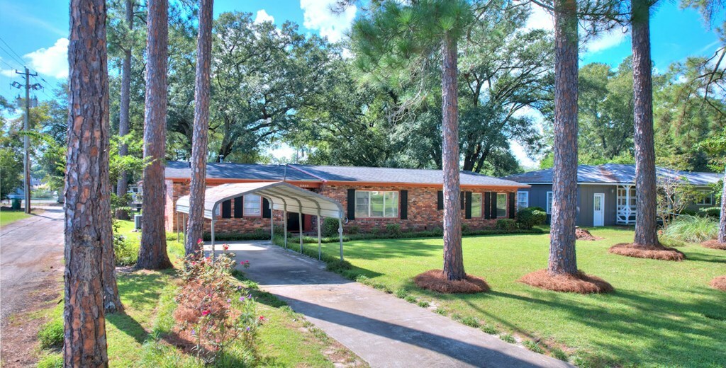 Property Photo:  1122 Gary Avenue  GA 31707 