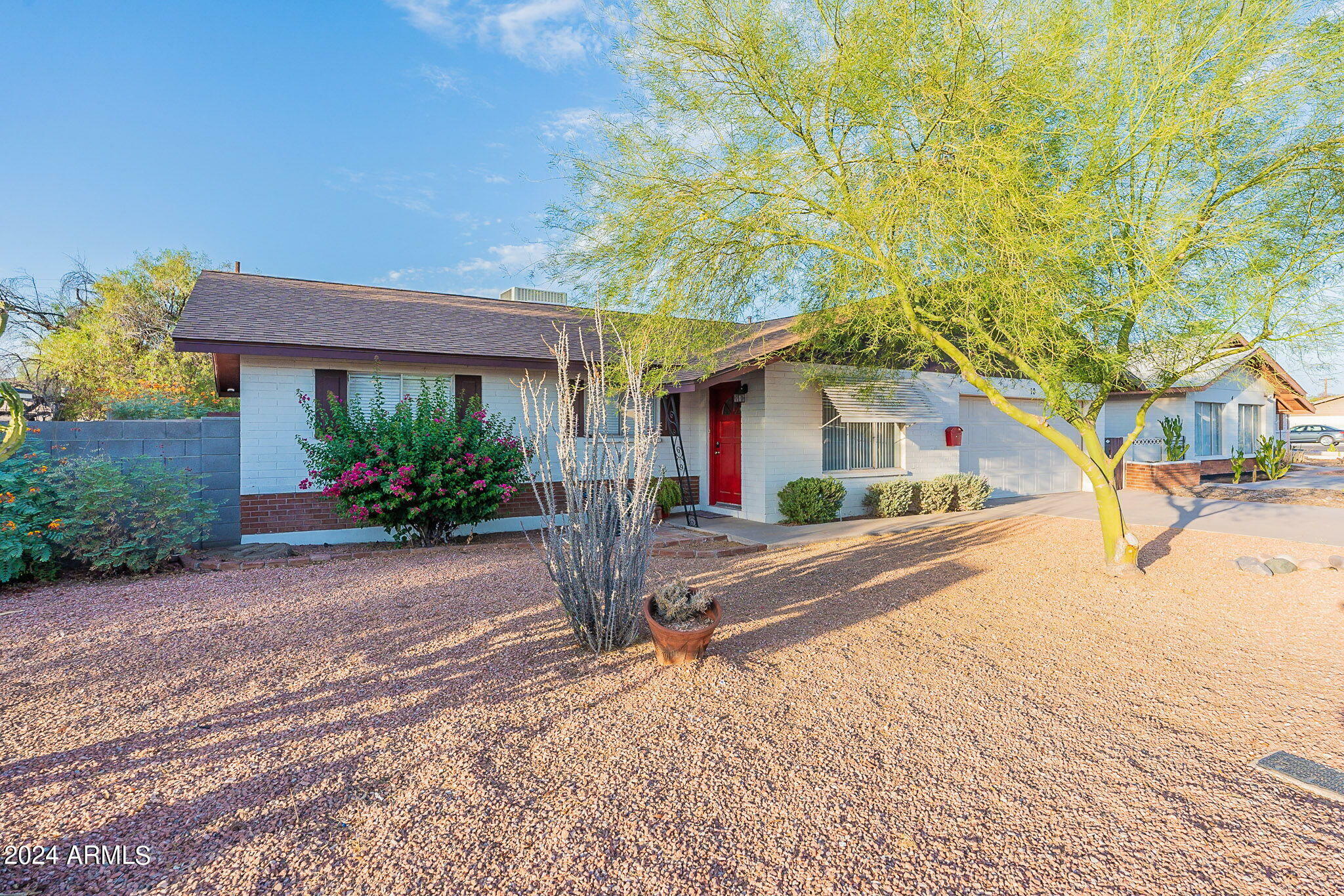 Property Photo:  10 W Del Rio Drive  AZ 85282 