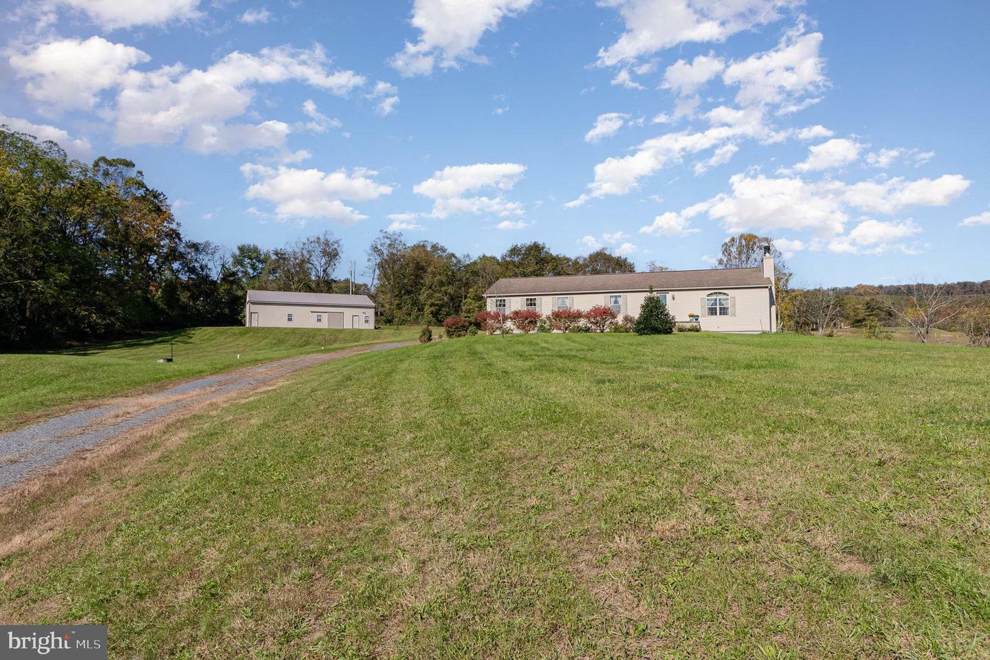 Property Photo:  958 Paradise Road  PA 17068 