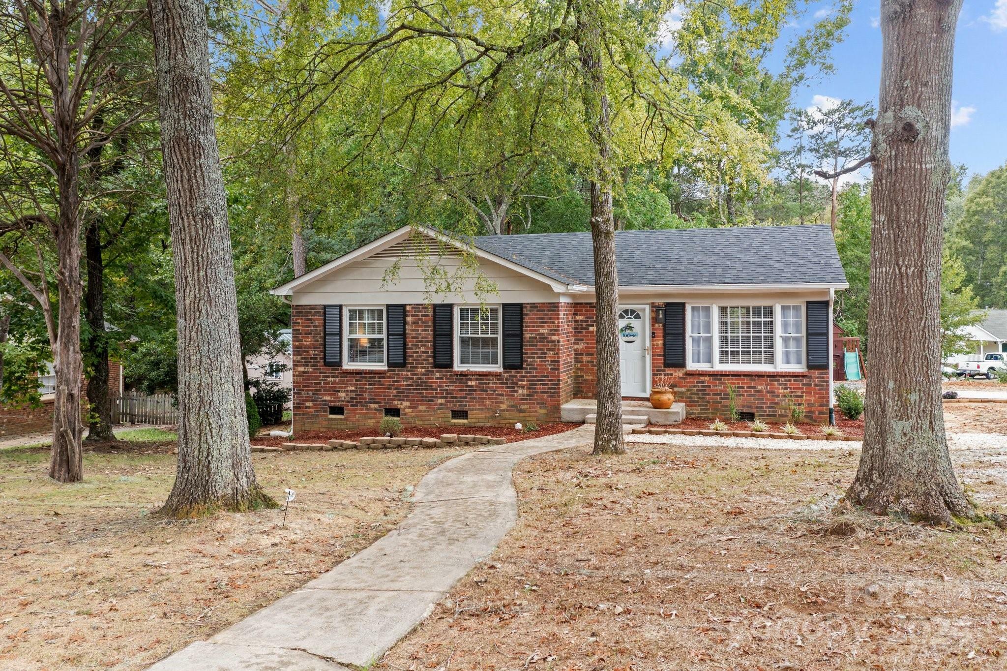 Property Photo:  9900 Arbordale Avenue  NC 28215 