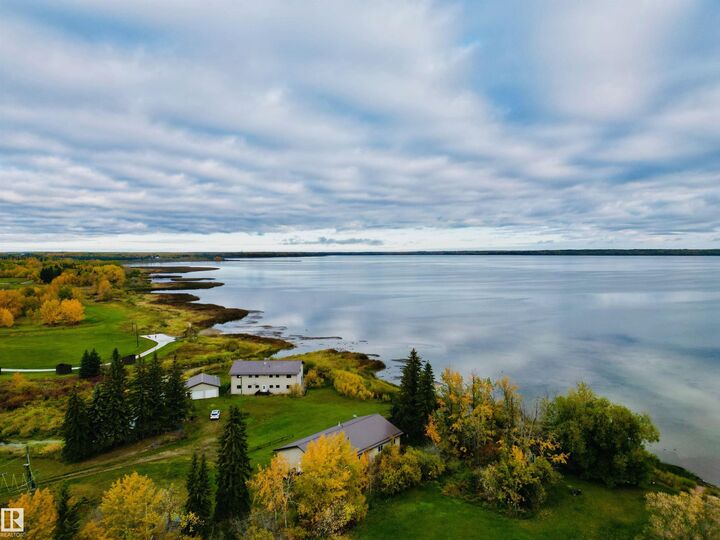 Property Photo: 3510 Ste. Anne 220 AB T0E 0A0