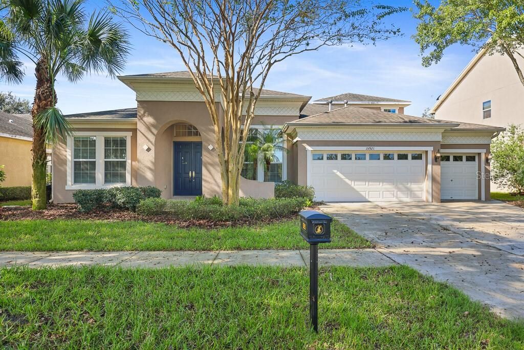 Property Photo:  15921 Persimmon Grove Drive  FL 33547 