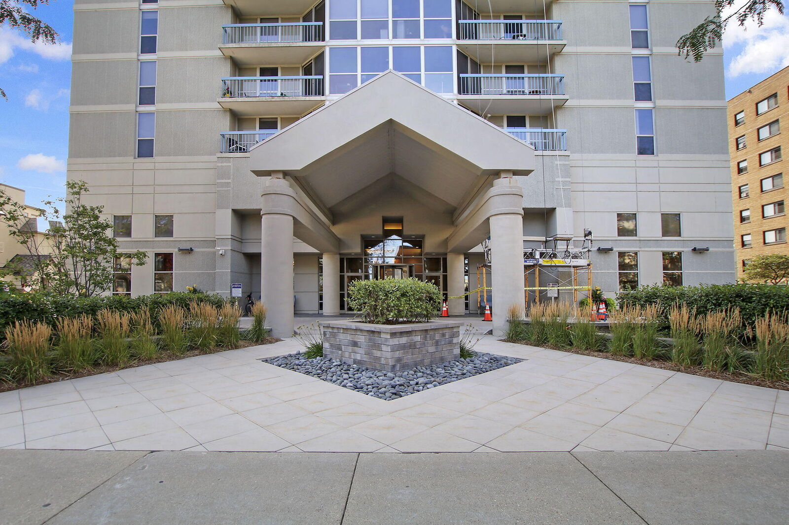 Property Photo: 1660 N Prospect Ave 811 WI 53202