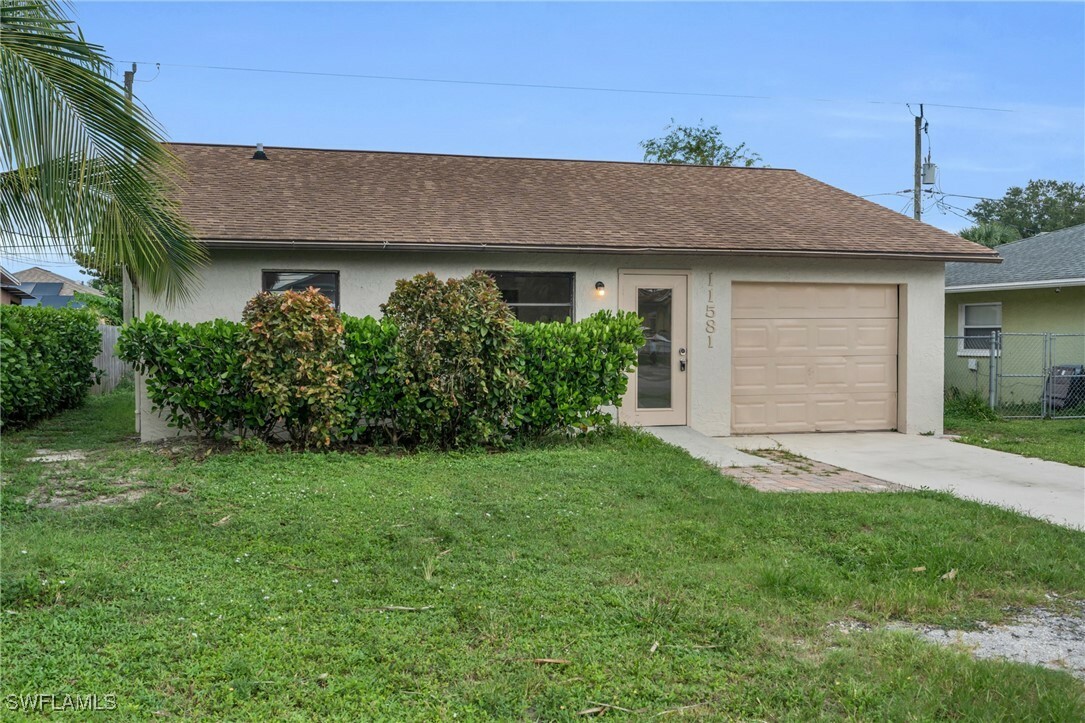 Property Photo:  11581 Chapman Avenue  FL 34135 