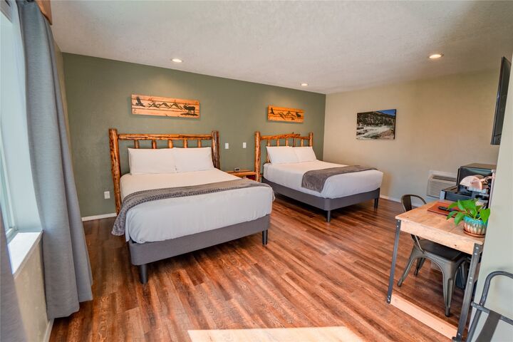 Property Photo: 808 Mineral Avenue MT 59923