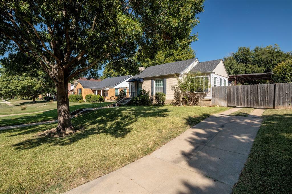 Property Photo:  3017 6th Avenue  TX 76110 