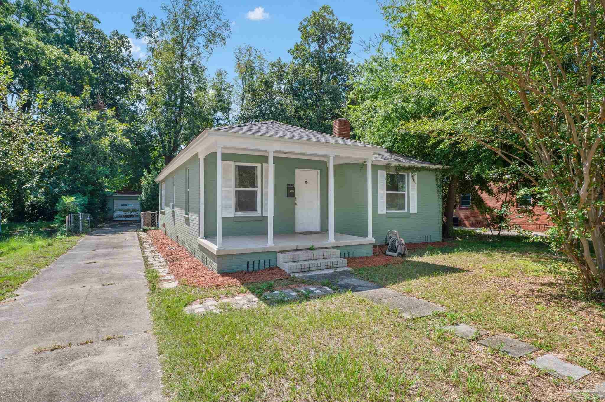 Property Photo:  631 W Jordan St  FL 32501 